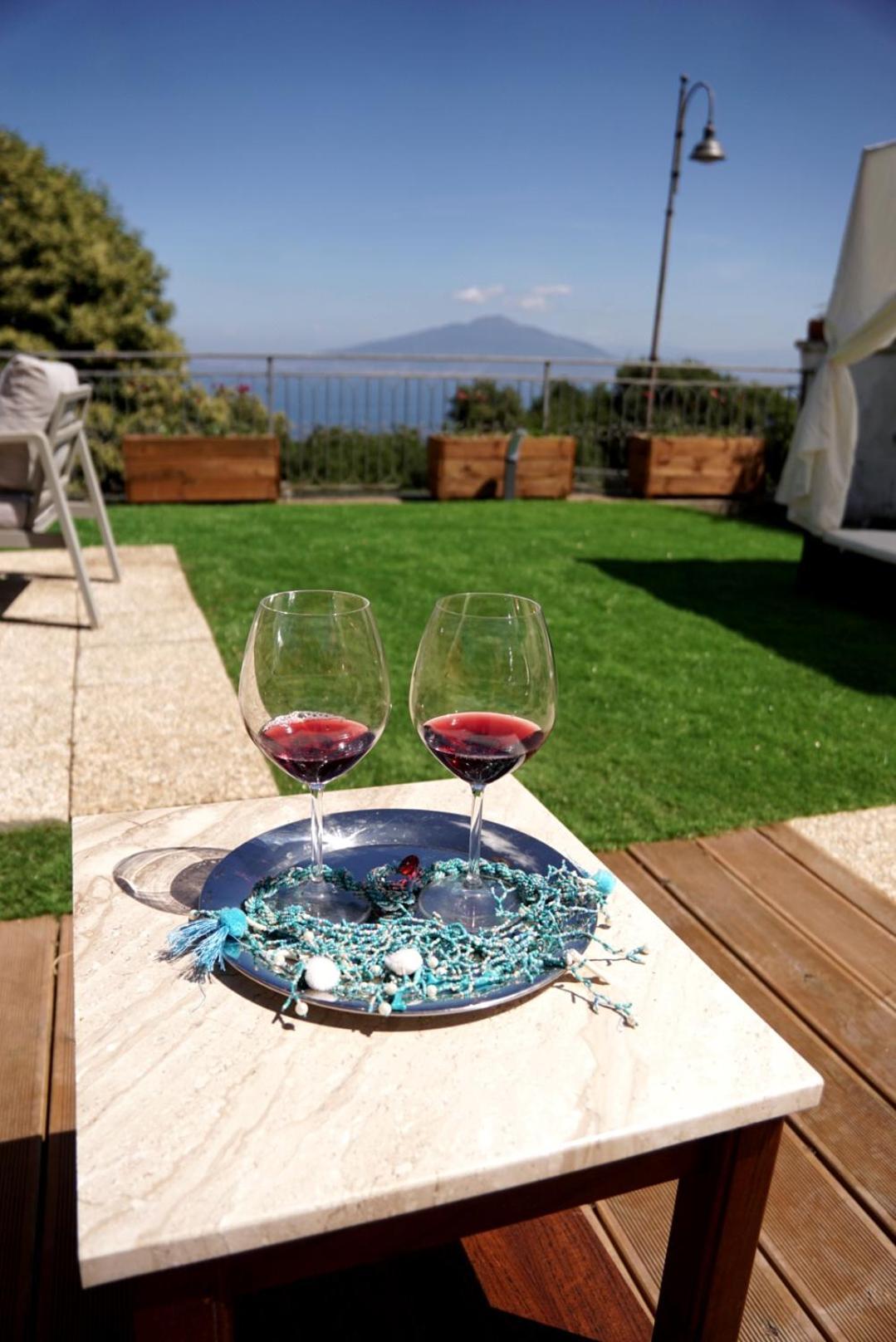 In Con Terrazzo E Vista Golfo Villa