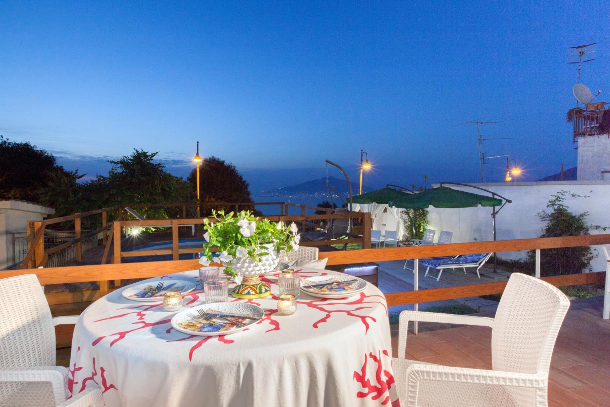 Villa In Con Terrazzo E Vista Golfo Massa Lubrense